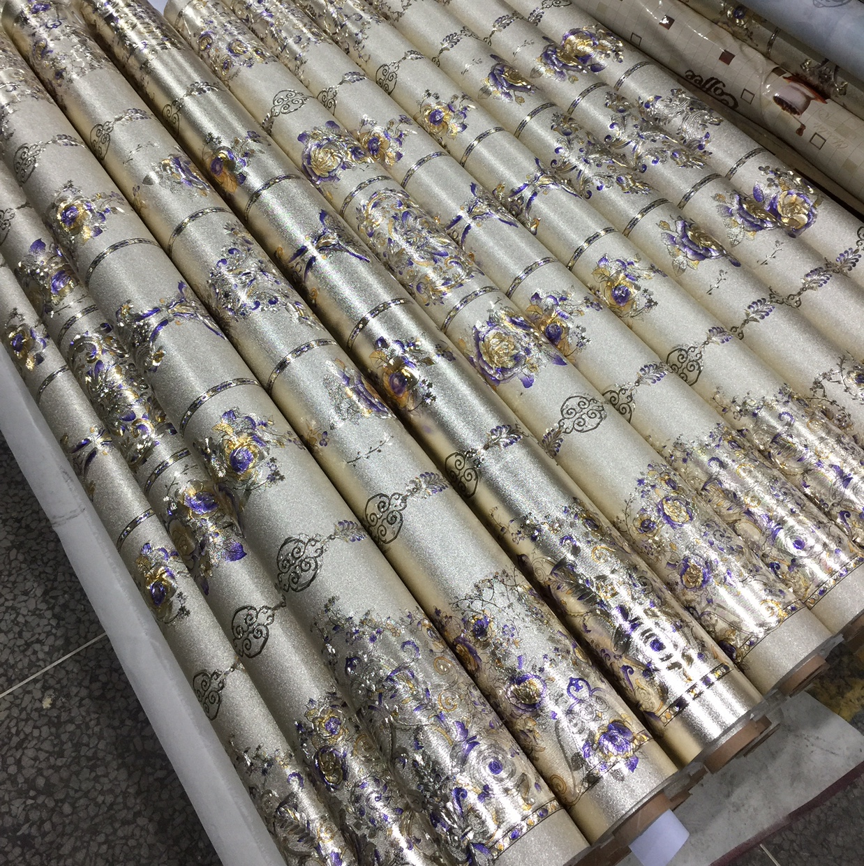 对花压纹桌布产品图