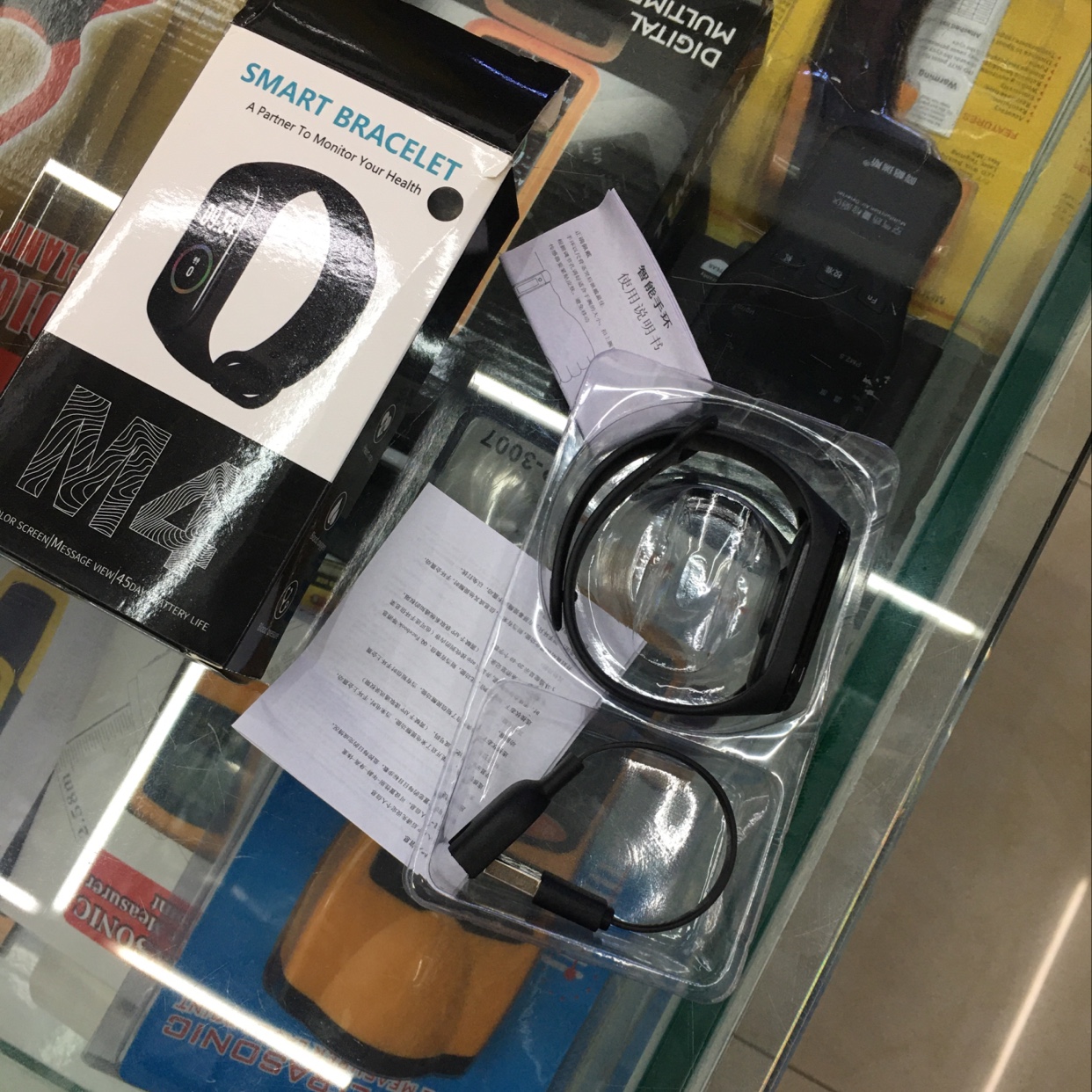 M4手环白底实物图