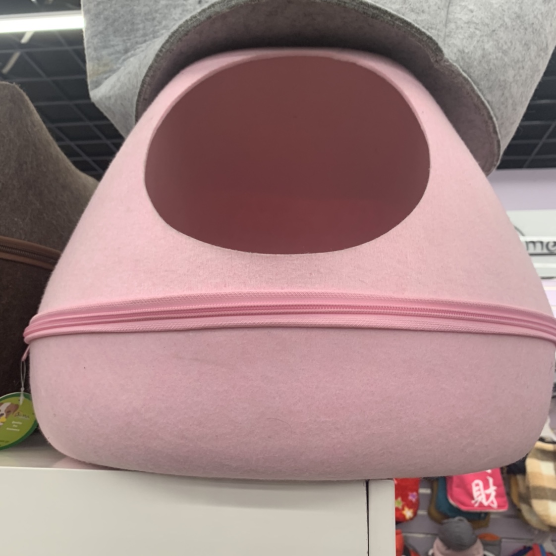 Conical pink circular opening pet bed