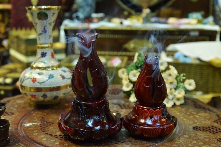 Chicken Wing Wood Buddha's Hand Cone Incense Burner (Large Size) detail image 1