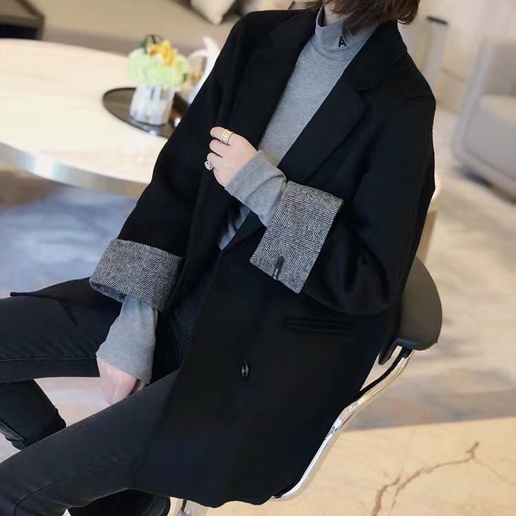 Cashmere coat details Picture