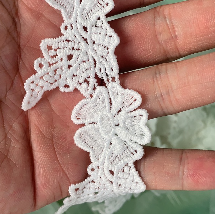 001lace full figure