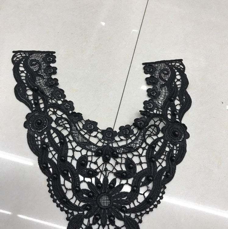 الزهور و الخرز
