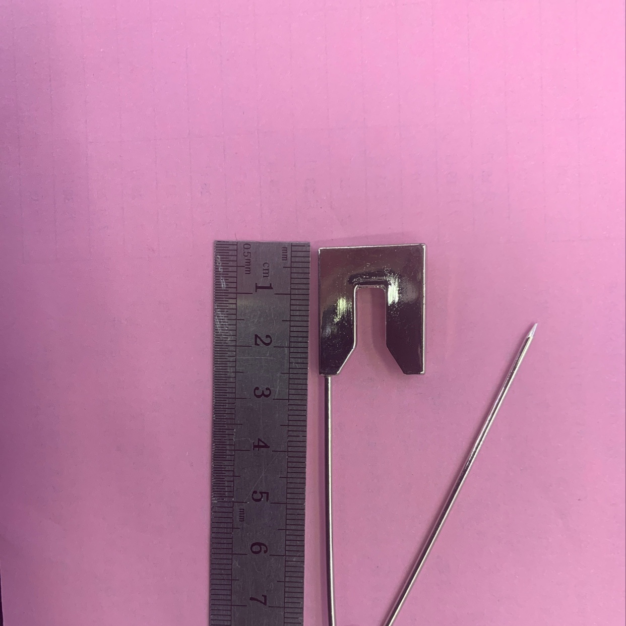 8cm alloy clothing pin thumbnail
