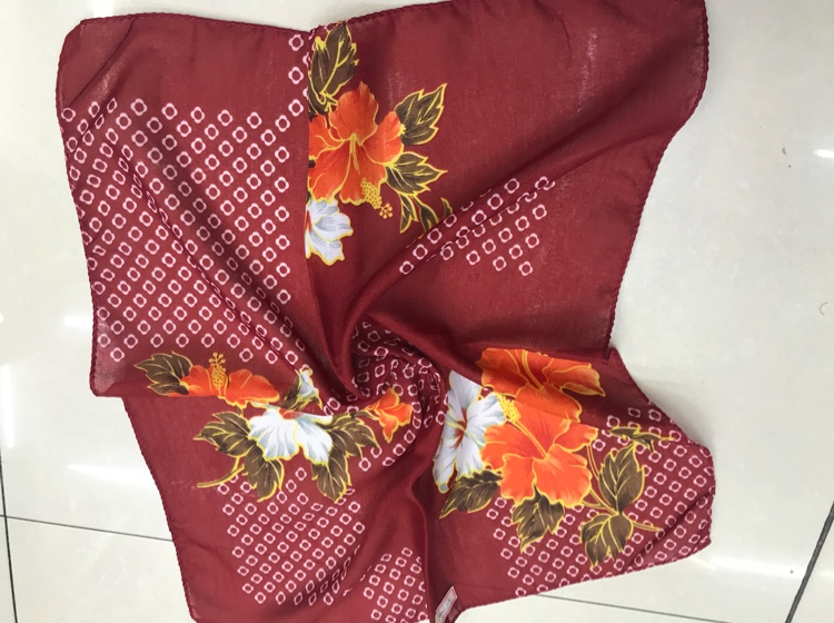 小方巾红花枣红色