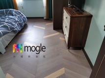 橡木鱼骨北欧美式风格大自然原木色客厅卧室家用原木实木地板强化复合木地板
