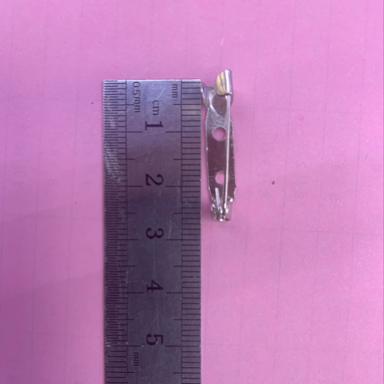 2.5cm clothing accessory brooch