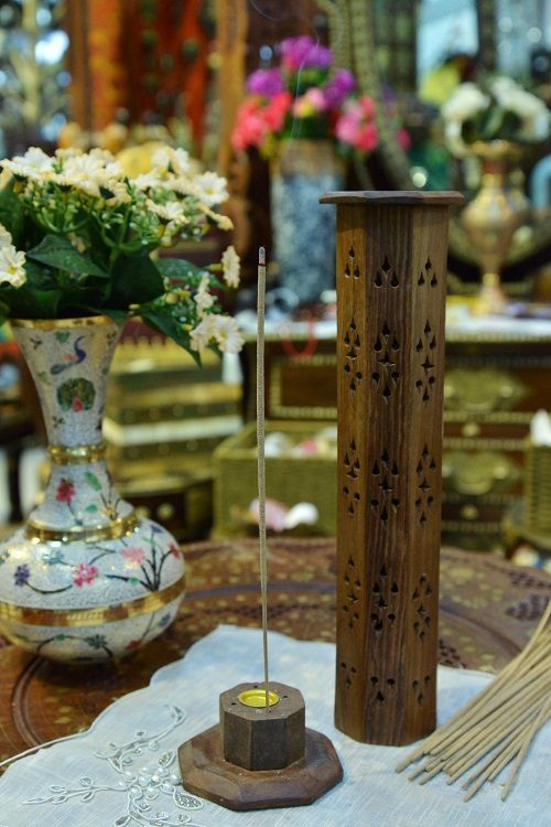 Two types of standing incense boxes made of Bodhi wood Item Picture