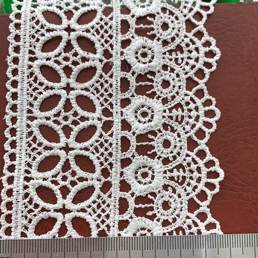 Polyester-polished and polyester-coded details Picture