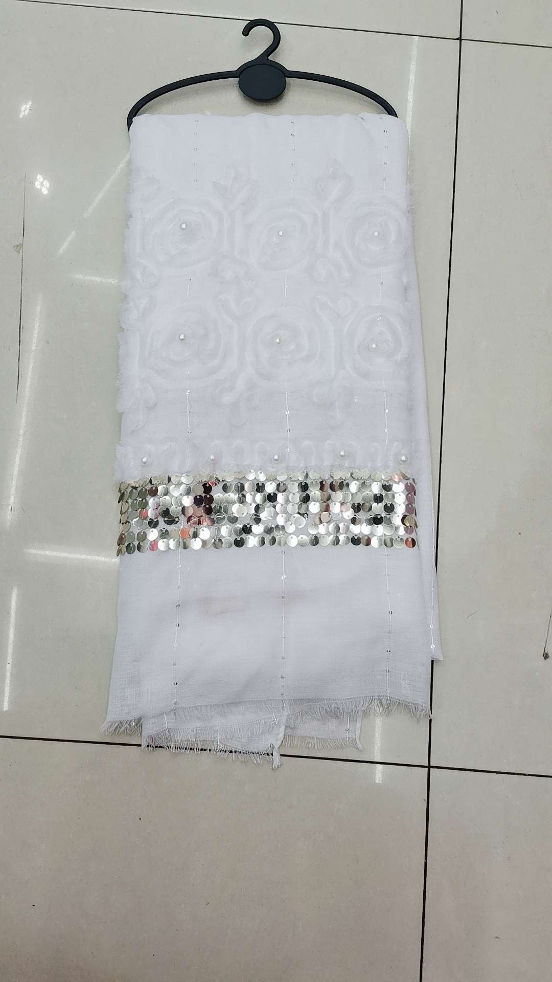 纯棉盘带绣花加亮片女士围巾