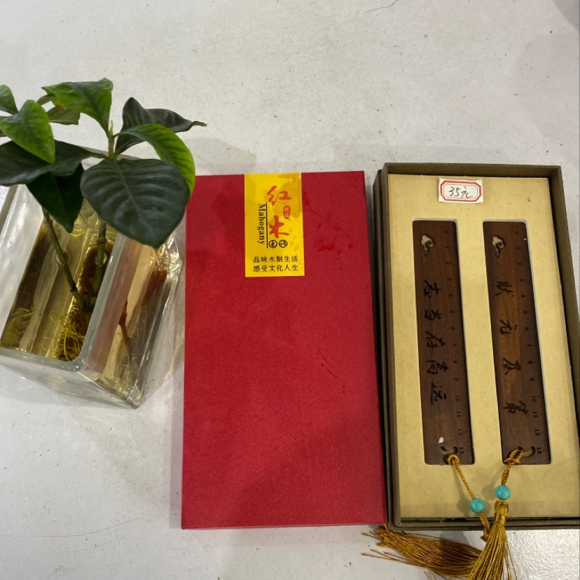 高端红木书签尺子产品图