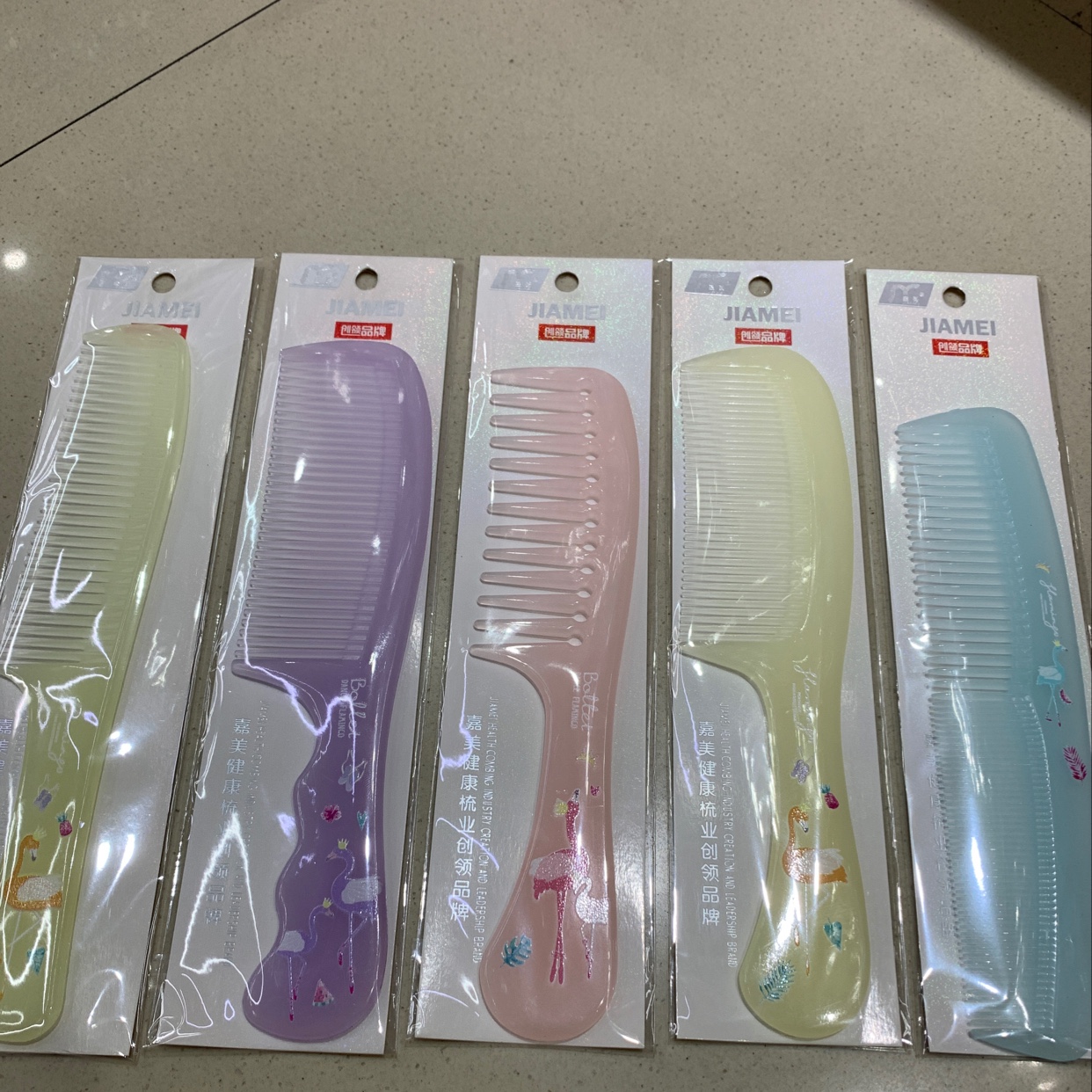 The flamingo 🦩 pattern luminous combs thumbnail