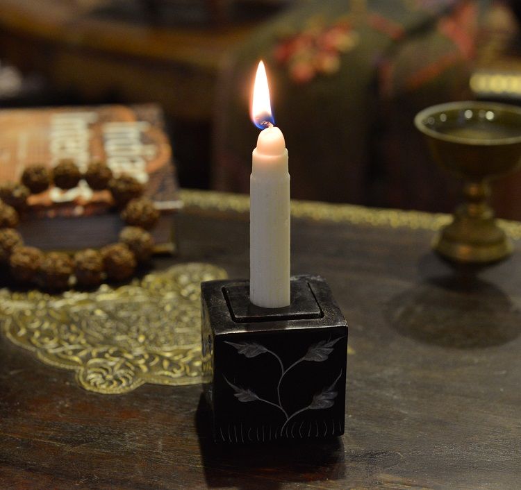 Black soapstone candlestick incense burner Application Scenario