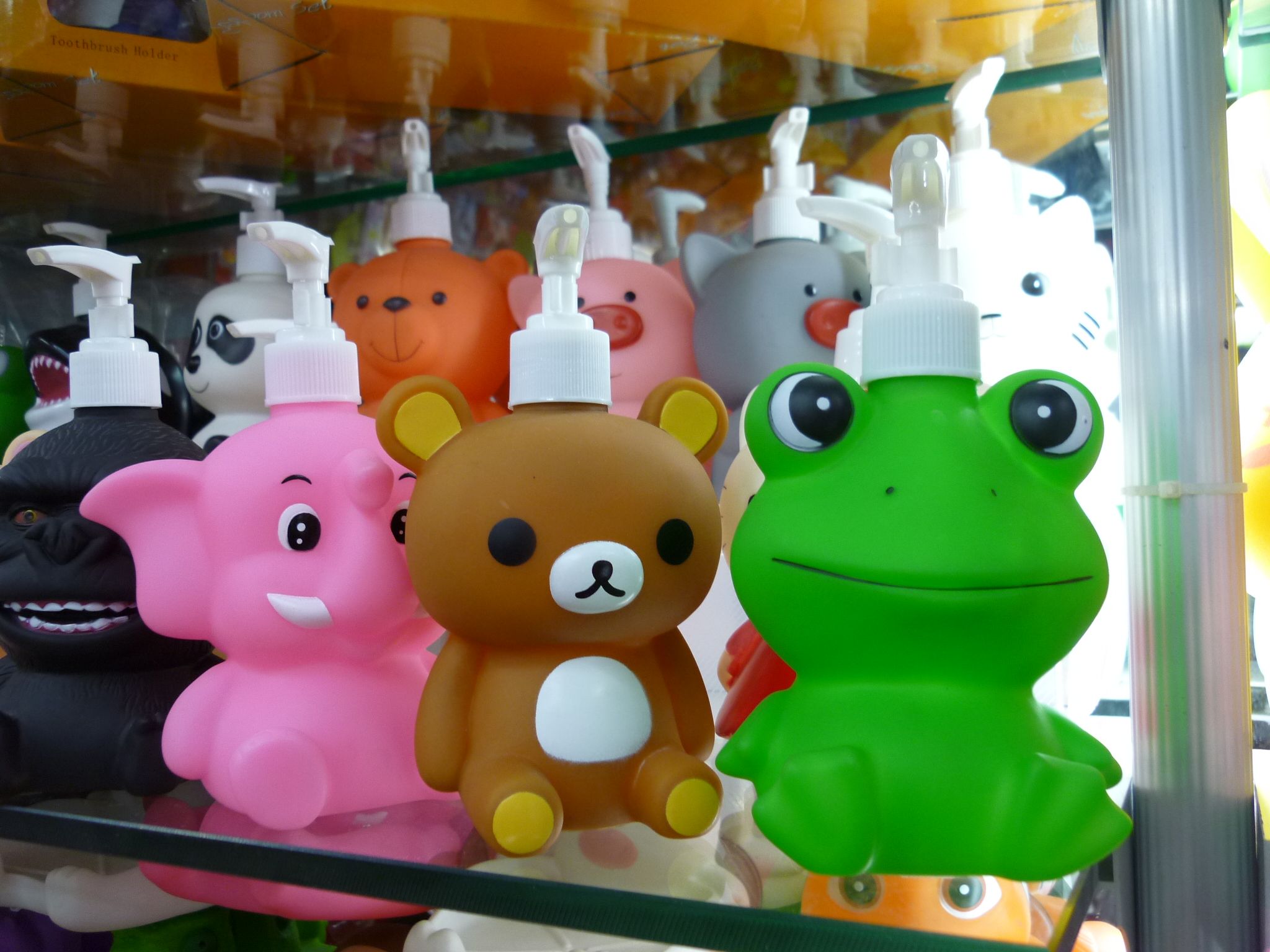 Many kinds of body wash bottles thumbnail