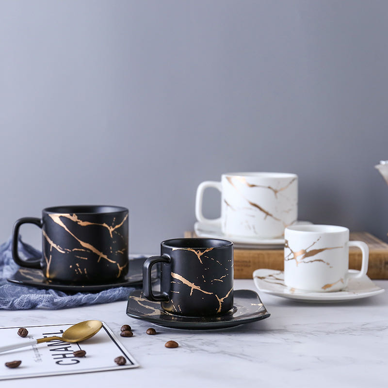 A modern and fashionable large coffee cup with a marble pattern in Nordic style Application Scenario
