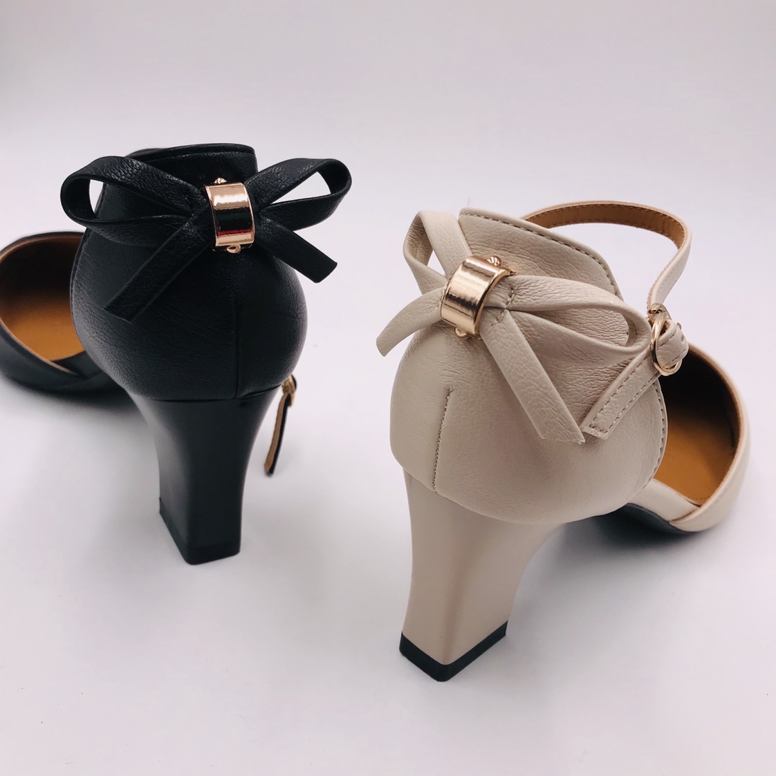 Women's fashion medium thick heel versatile bow bag and sandals Application Scenario