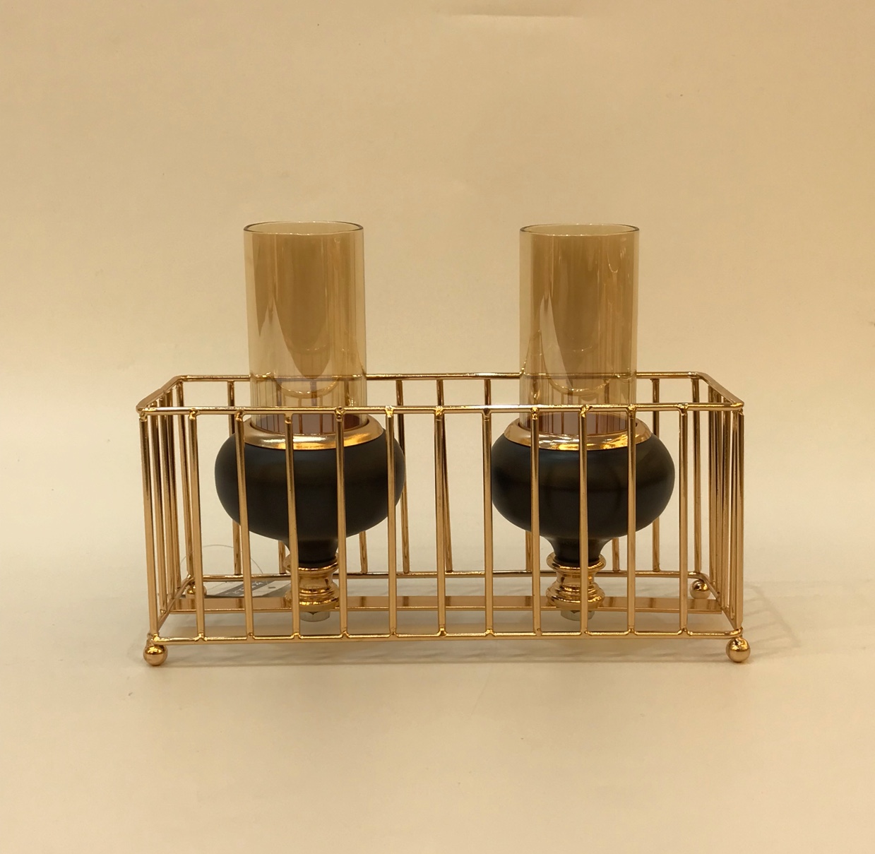 Iron wire candlestick