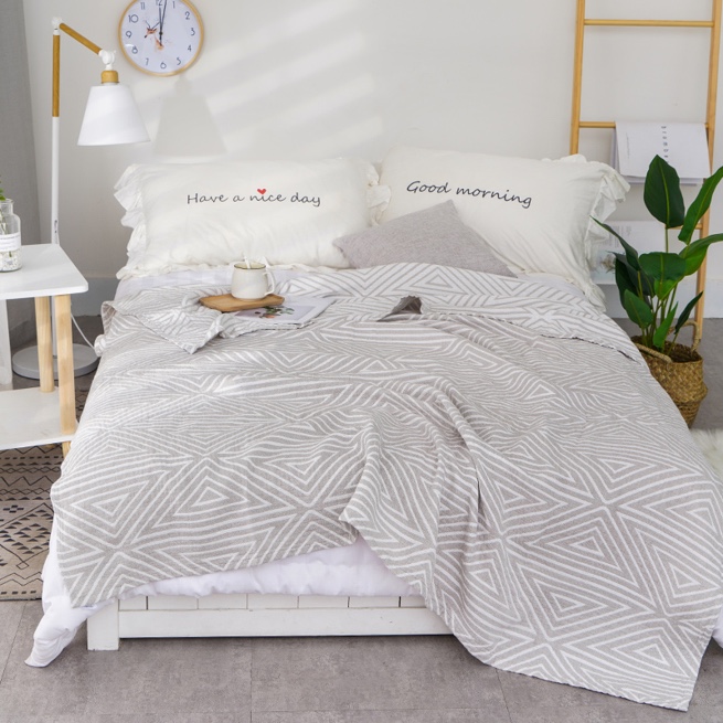 Three-layer washed cotton large triangular double towel quilt details Picture
