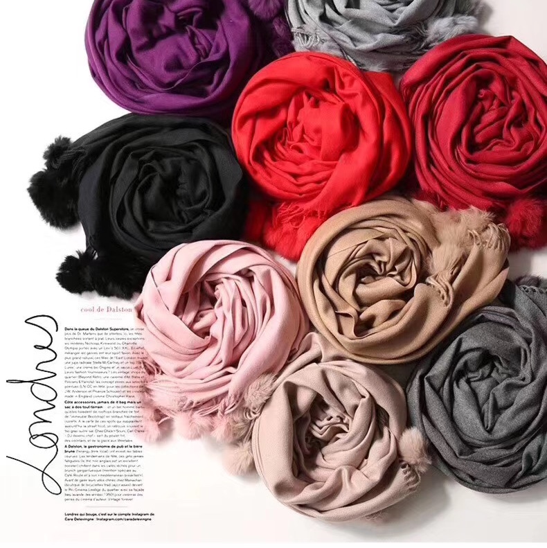 Gold scarf
Autumn and winter pure color imitation cashmere plus rabbit hair ball versatile. thumbnail