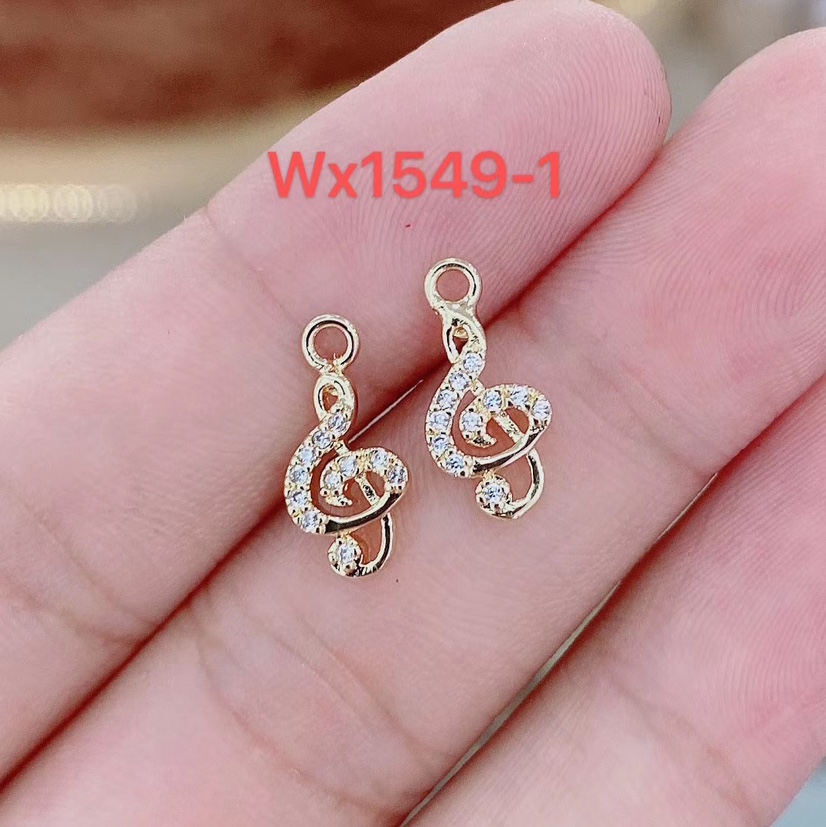 Musical symbol pendant