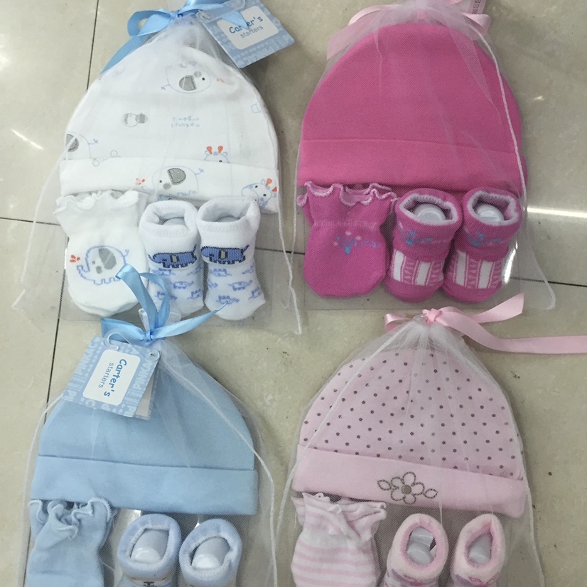 Hat, gloves, socks, three-piece set thumbnail