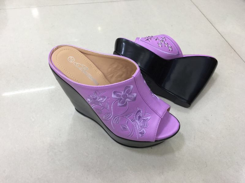 Women's shoes thumbnail