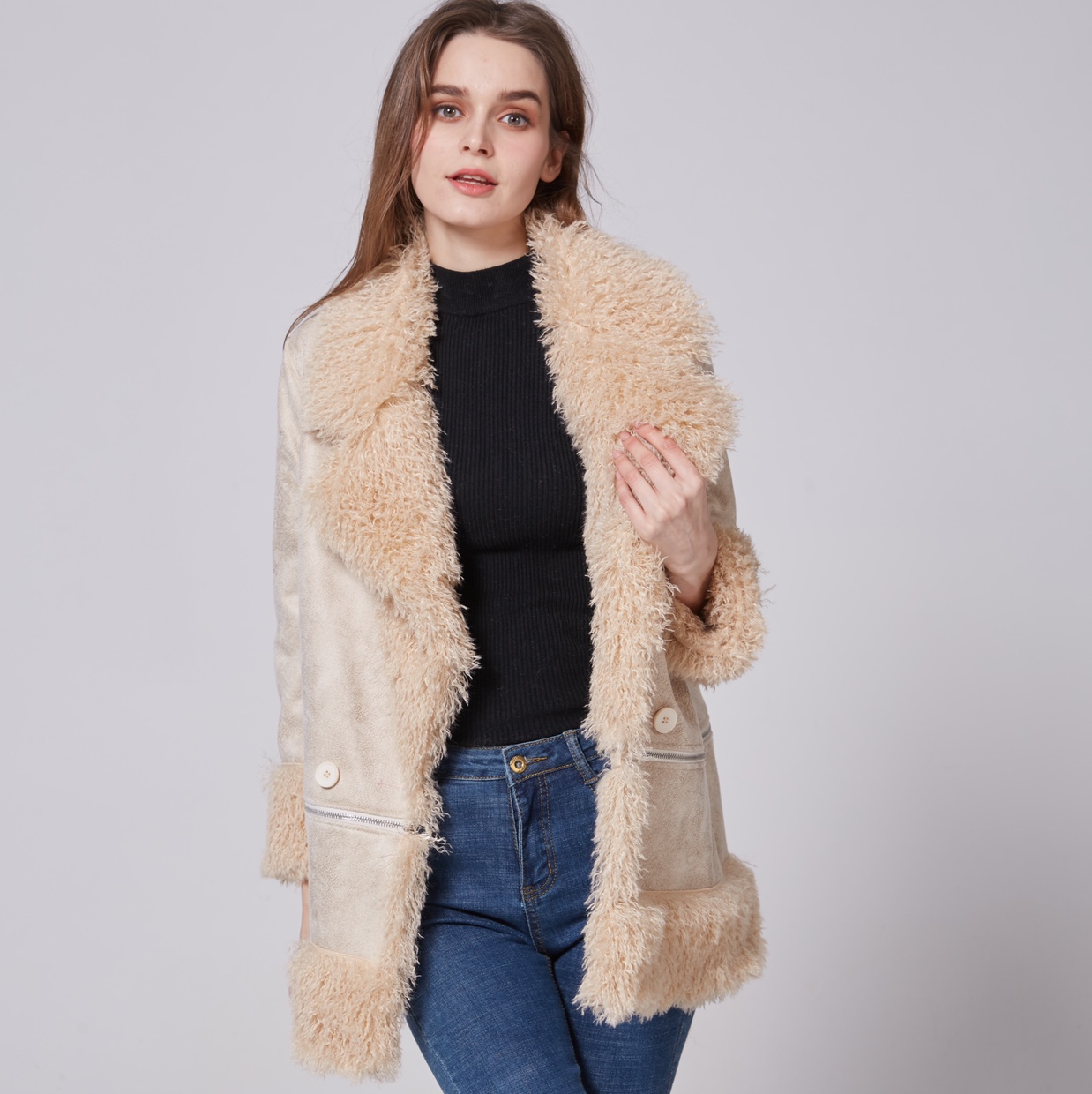 The 2020 new Korean-style trendy, fashionable, versatile and elegant fur three-in-one coat Application Scenario