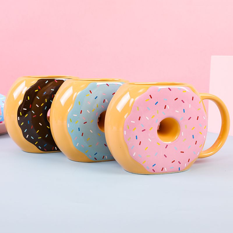 Creative Cute Cartoon Donut Cup Shape Cup Donut Ceramic Mug Donut Cookie Breakfast Cup Application Scenario