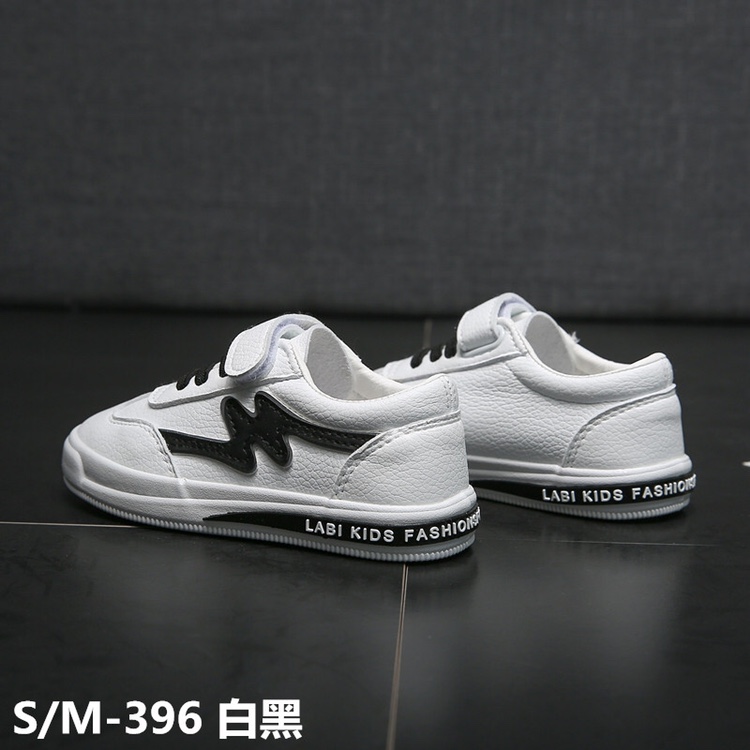 White Shoes details Picture