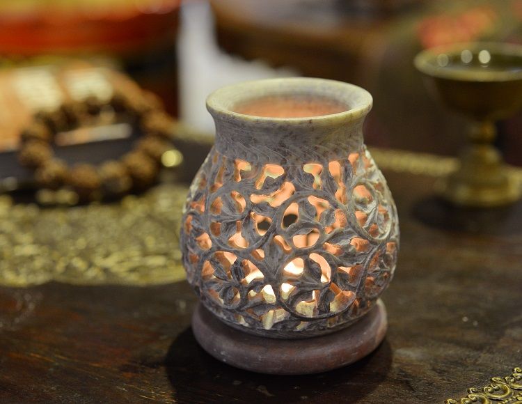 Soapstone vine candlestick Application Scenario