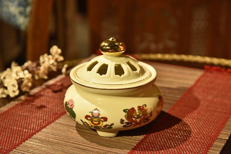 八宝陶瓷香炉详情图1