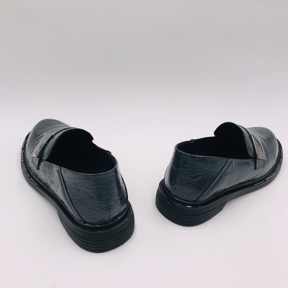 Women's cowhide flat, comfortable, casual and versatile single shoes details Picture