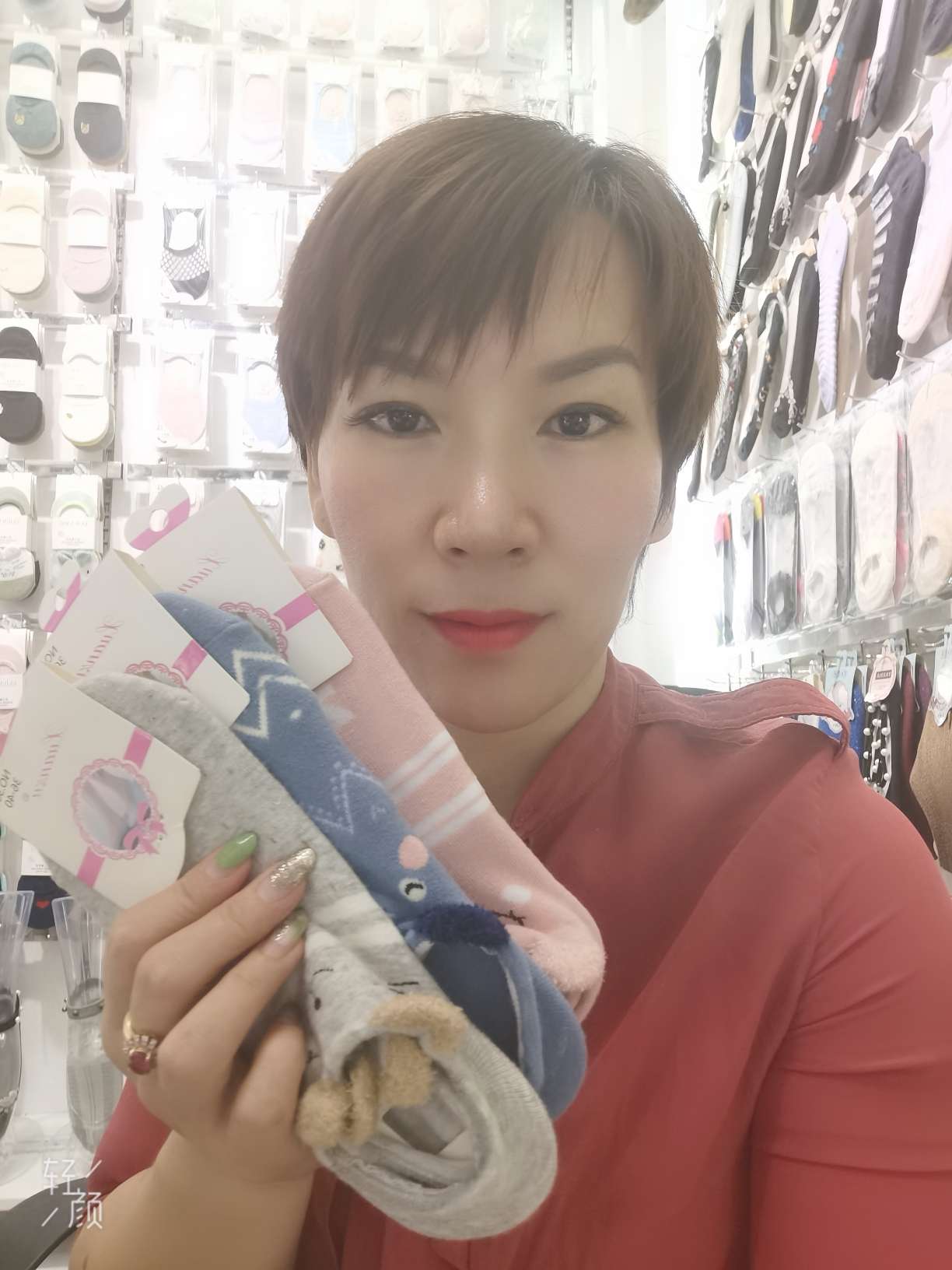 Special offer on popular online bestsellers: Three-dimensional women's socks, silk socks, five-finger socks, pile socks, pair socks, boat socks, fashionable and trendy socks, short socks, crystal glass, silk socks, pantyhose