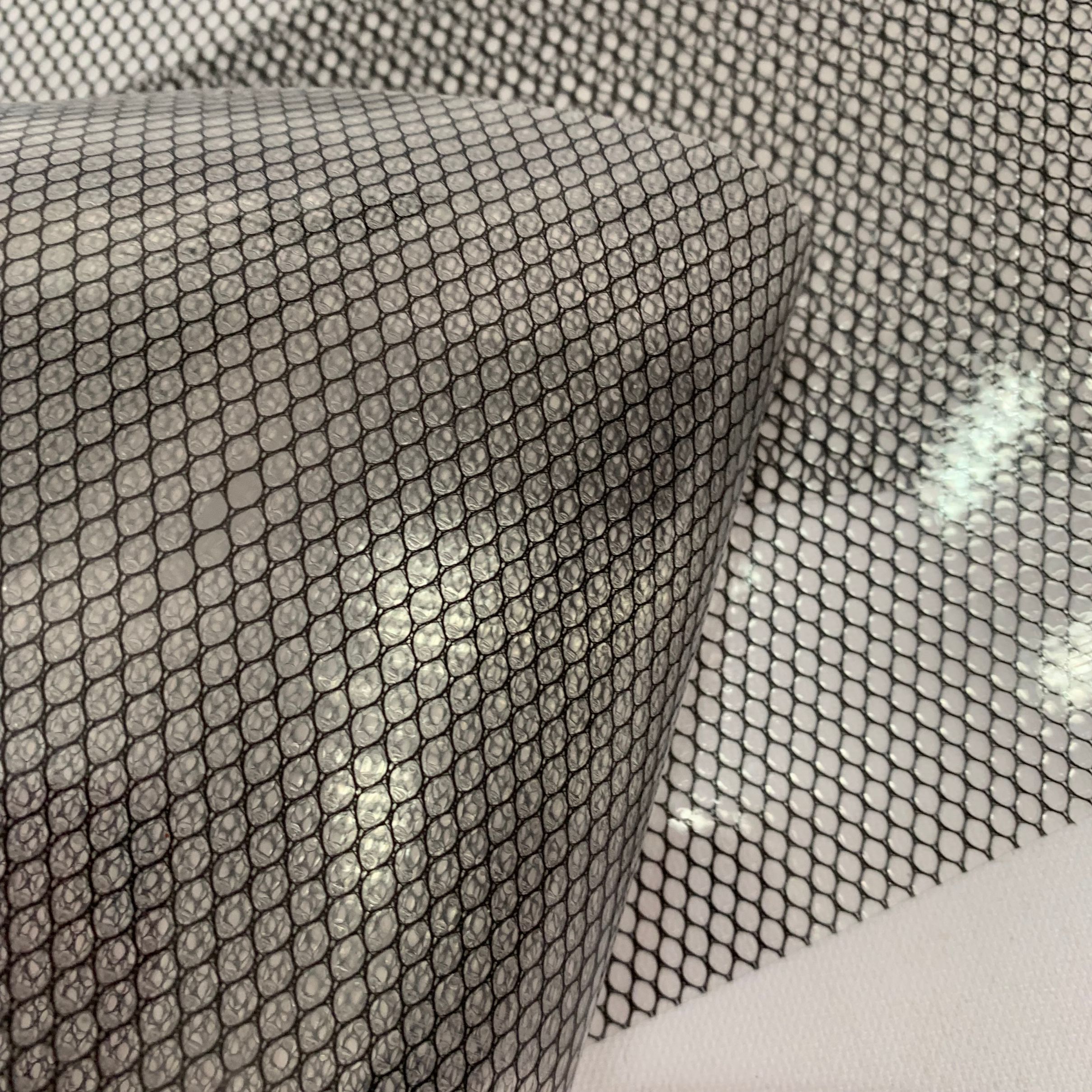 六角网环保EVA PEVA夹网布洗漱包材料膜详情图5