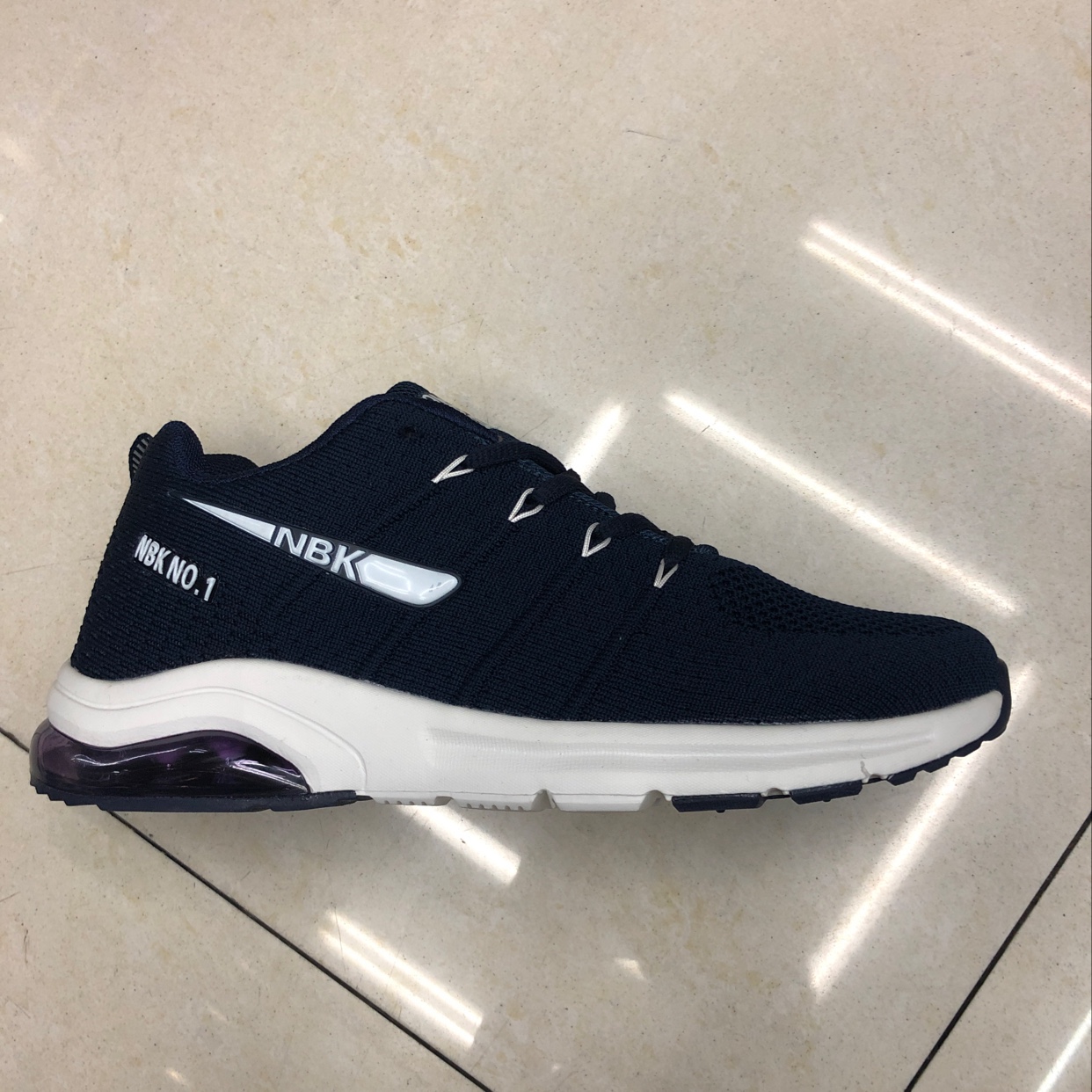 Men's sports shoes A8913