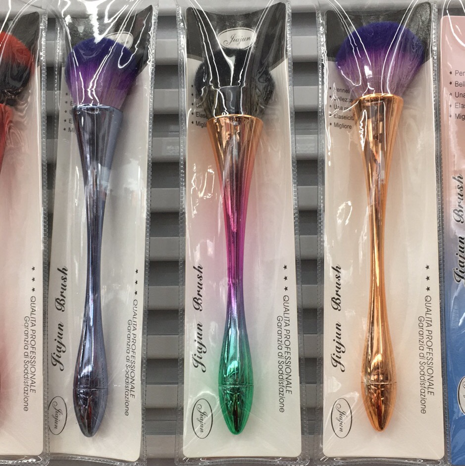 Makeup brush, paint