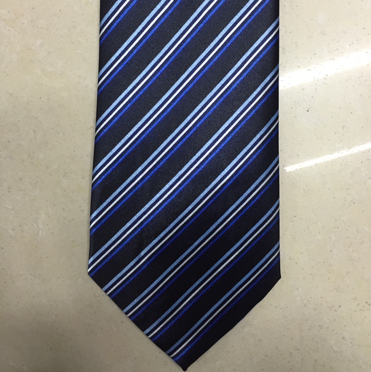 Printed tie 9 details Picture