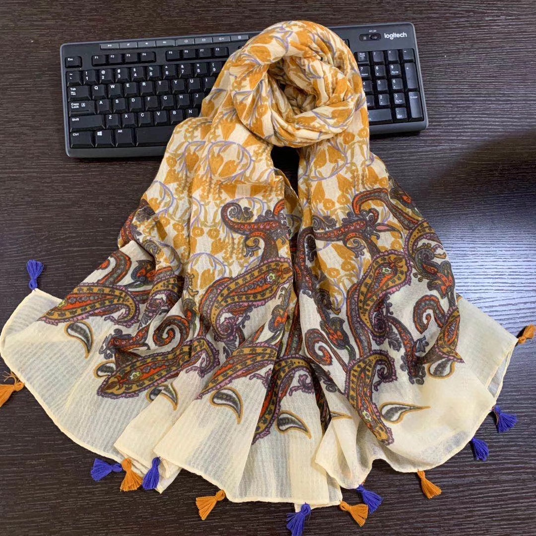 Golden Scarf Factory direct sales of wavy cotton casual and versatile scarves and shawls.