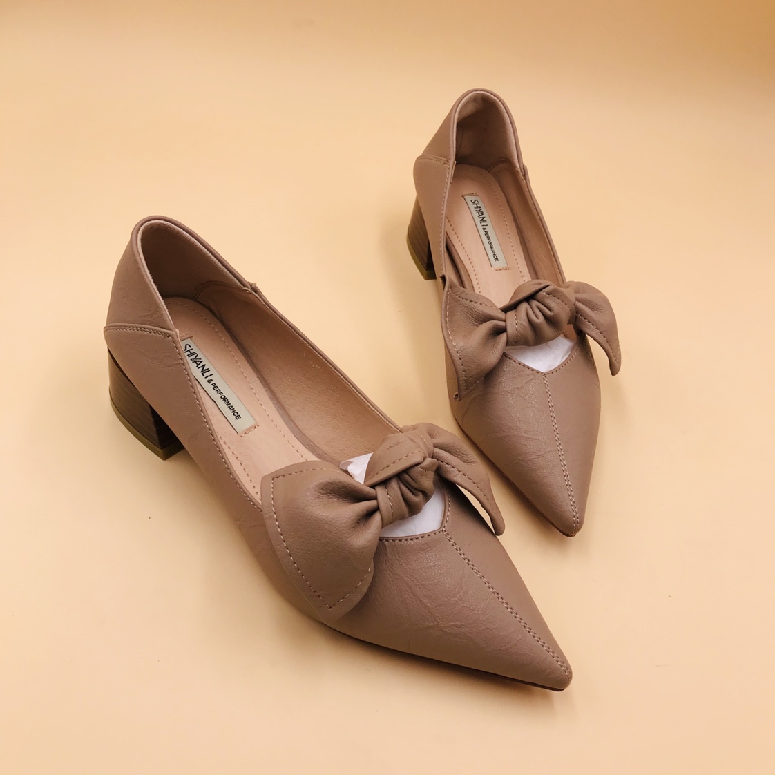 Korean version women's bow pointed-toe low-heeled single shoe Application Scenario