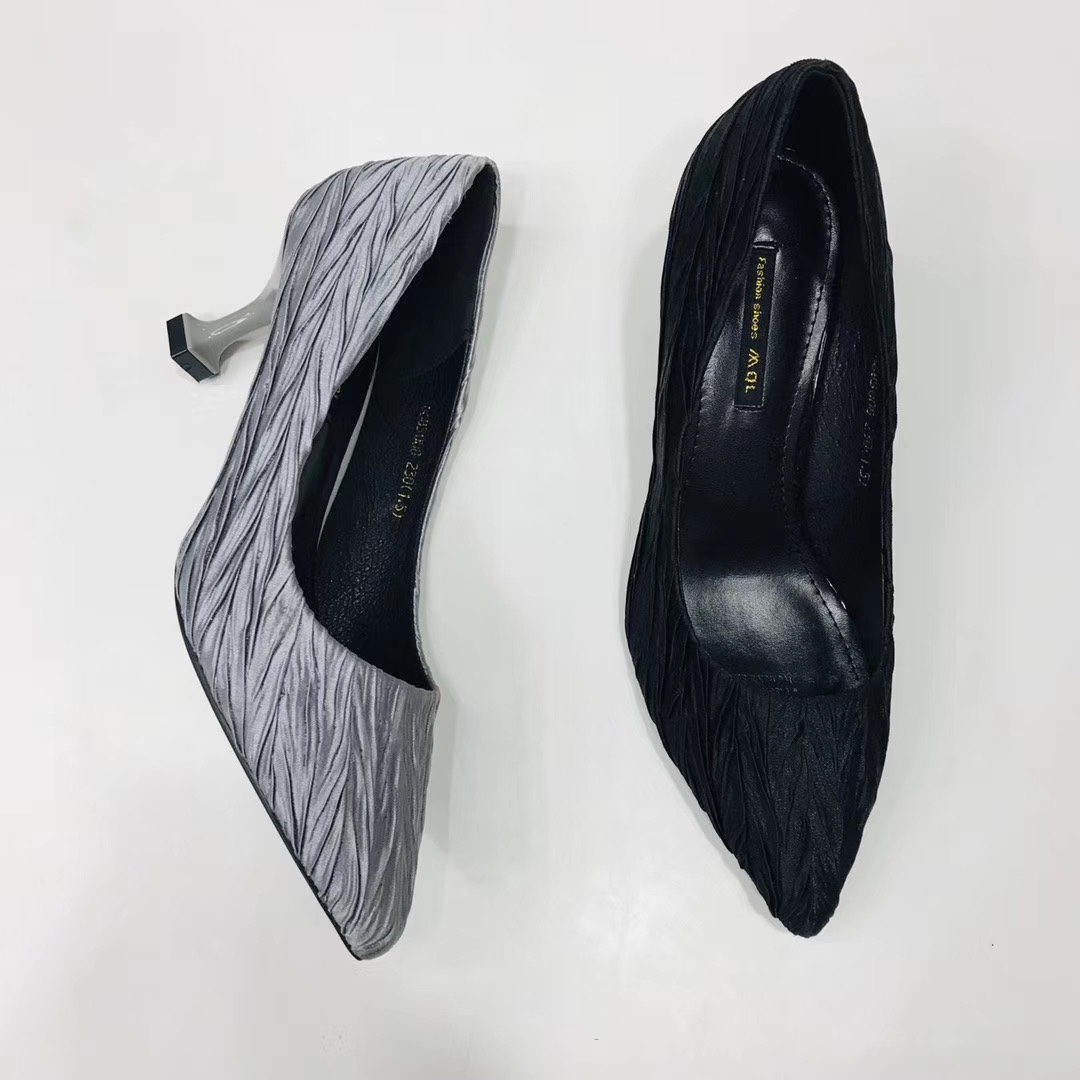 Women's pleated fashion high-heeled single shoes details Picture