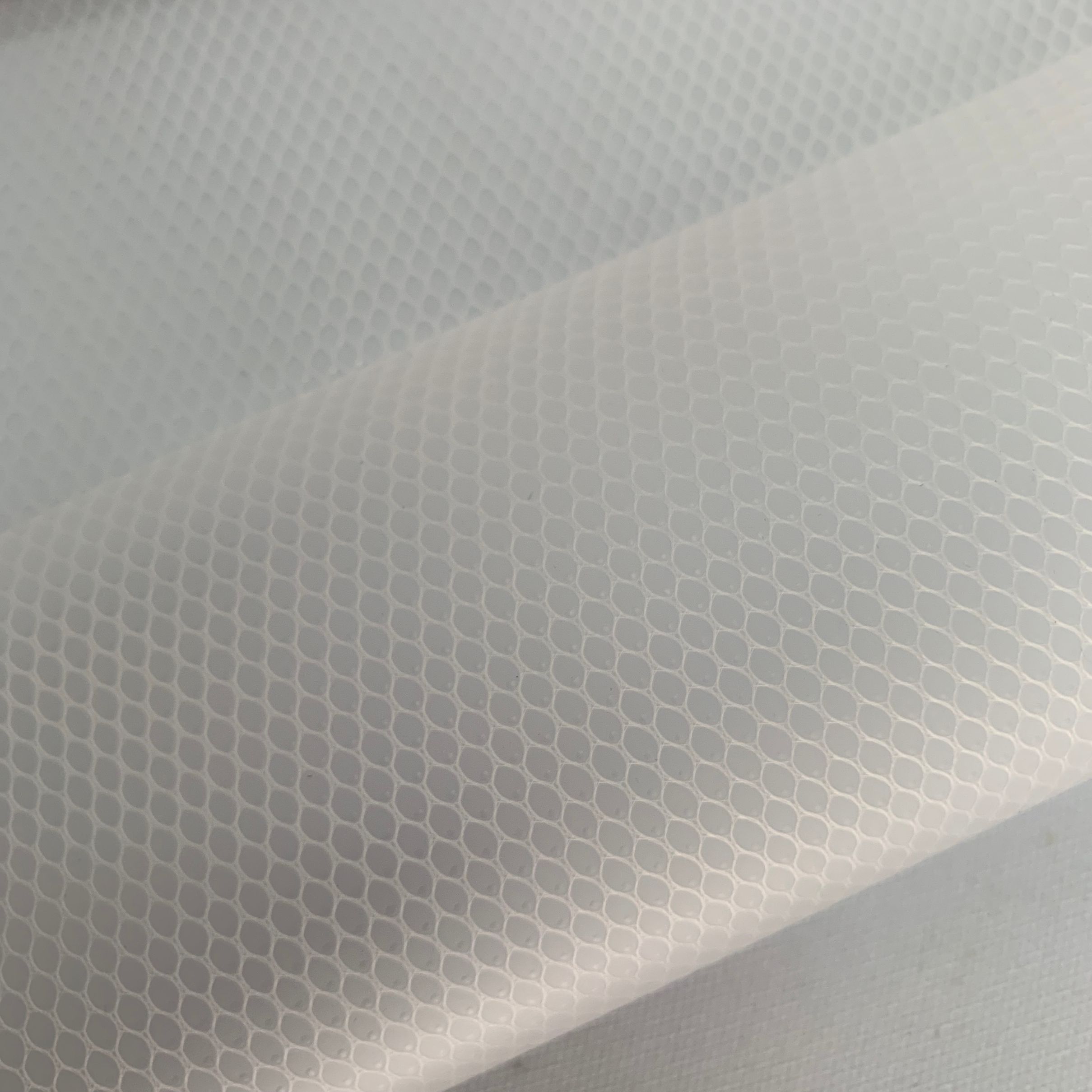 六角网环保EVA PEVA夹网布洗漱包材料膜详情图4