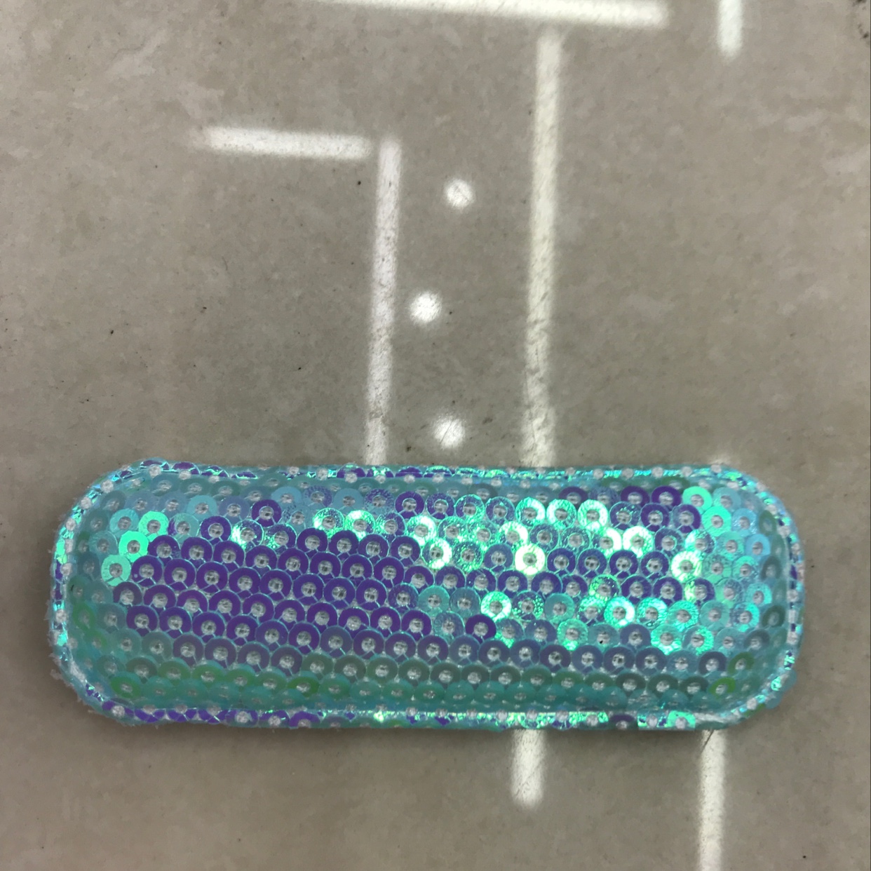 Sequined hair clips thumbnail