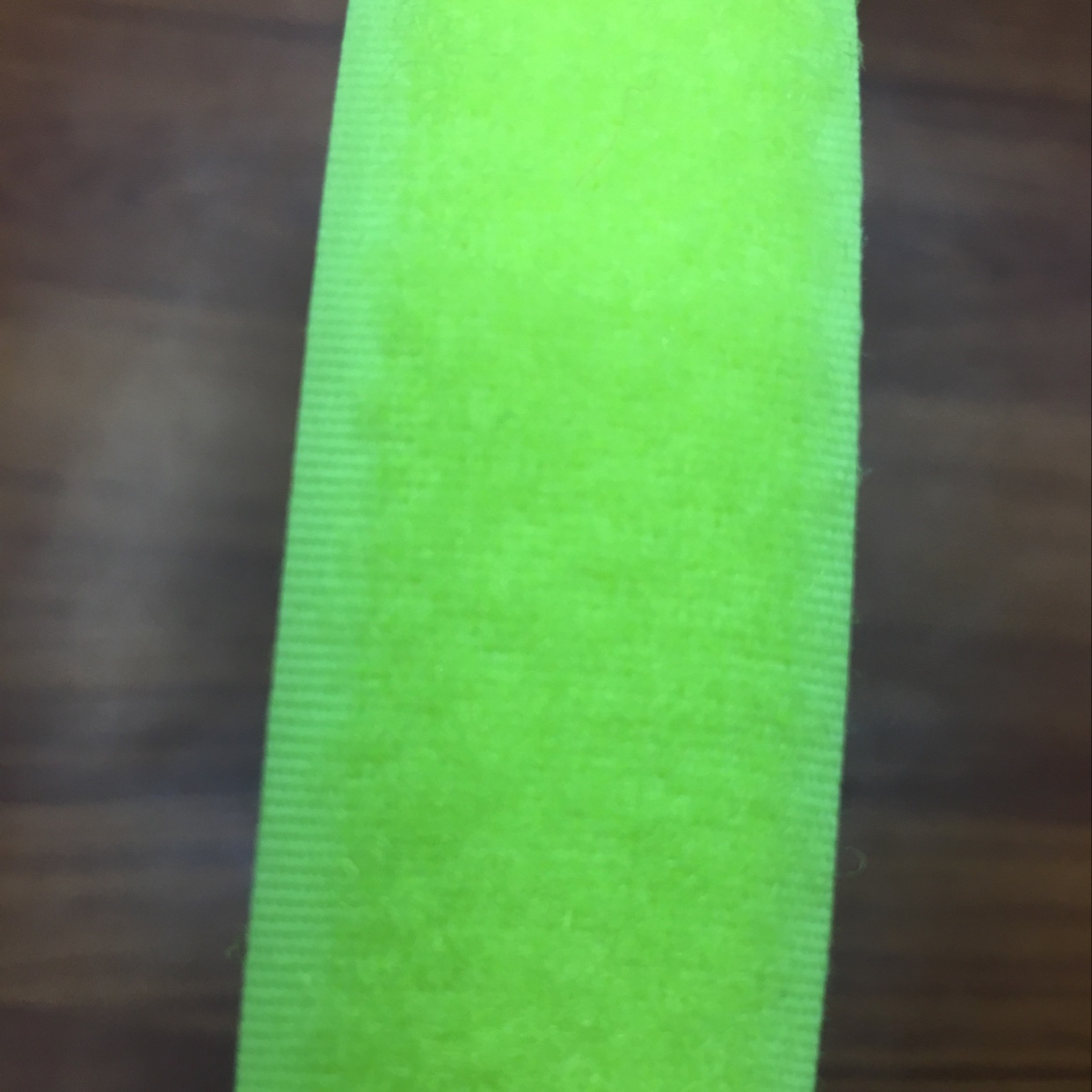 2.5cm荧光嫩黄粘扣带，魔术贴产品图
