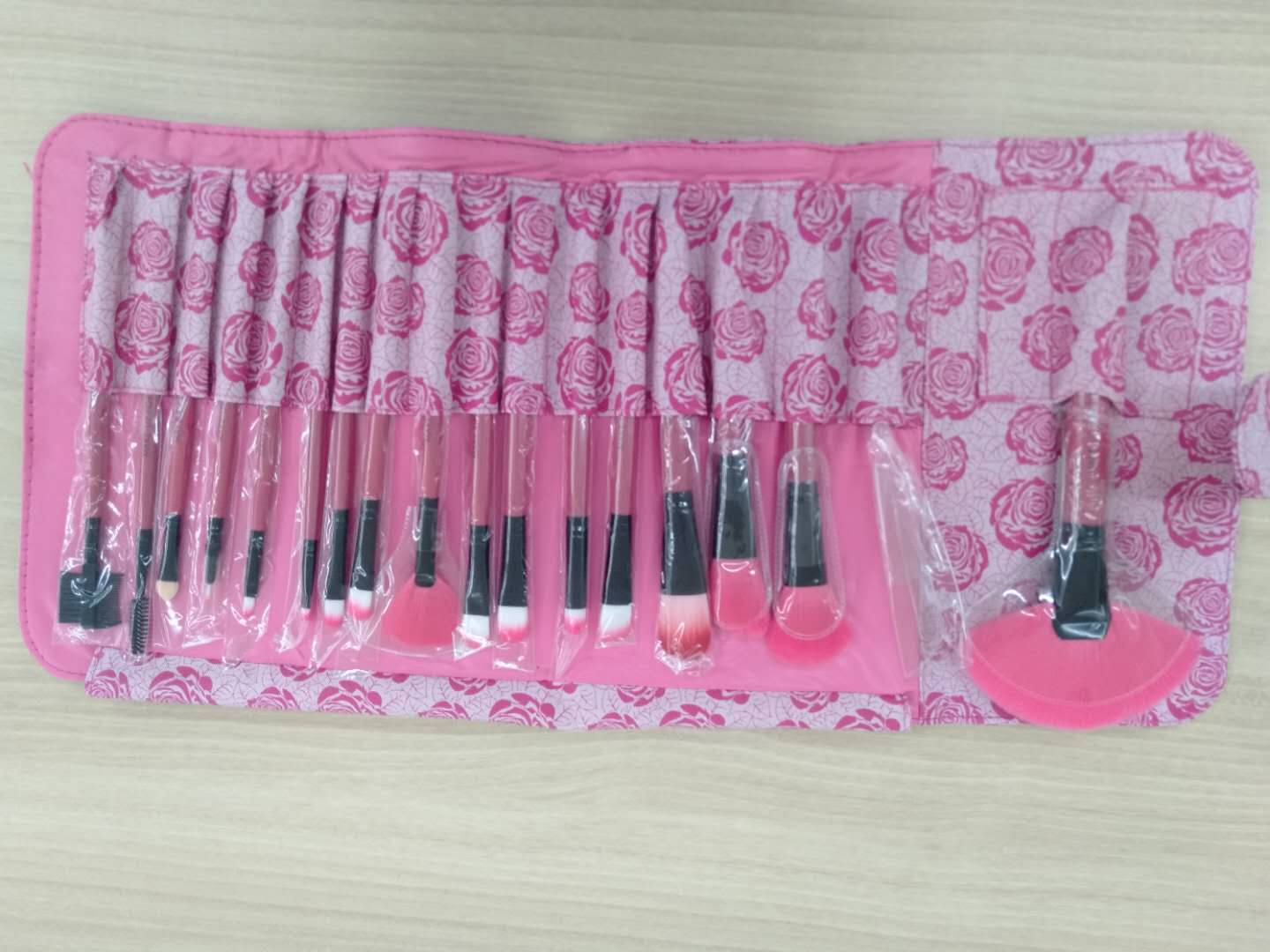 18 sets of brush makeup brush large fan-shaped residual painting