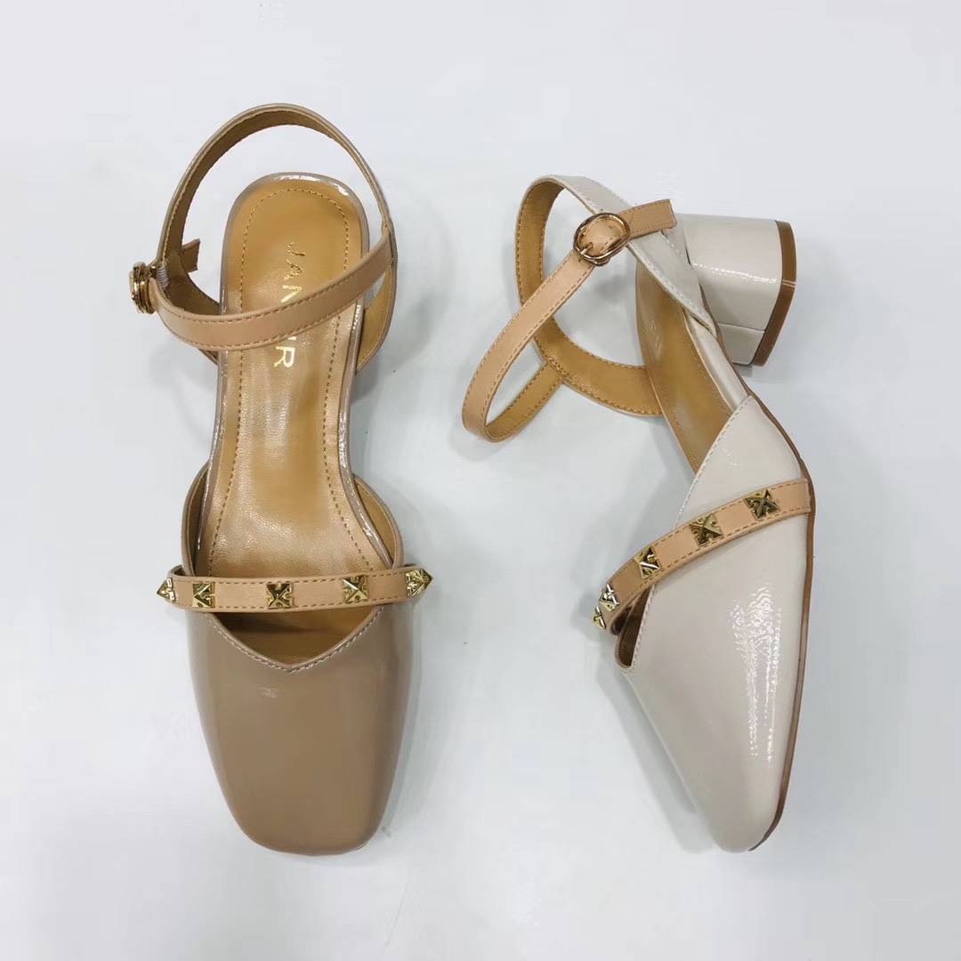 Women's riveted one-shoulder buckle fashionable sandals