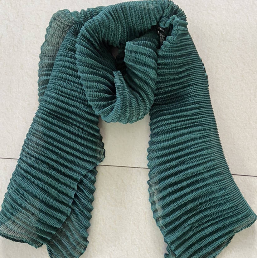 Fashion Crimp Scarf
