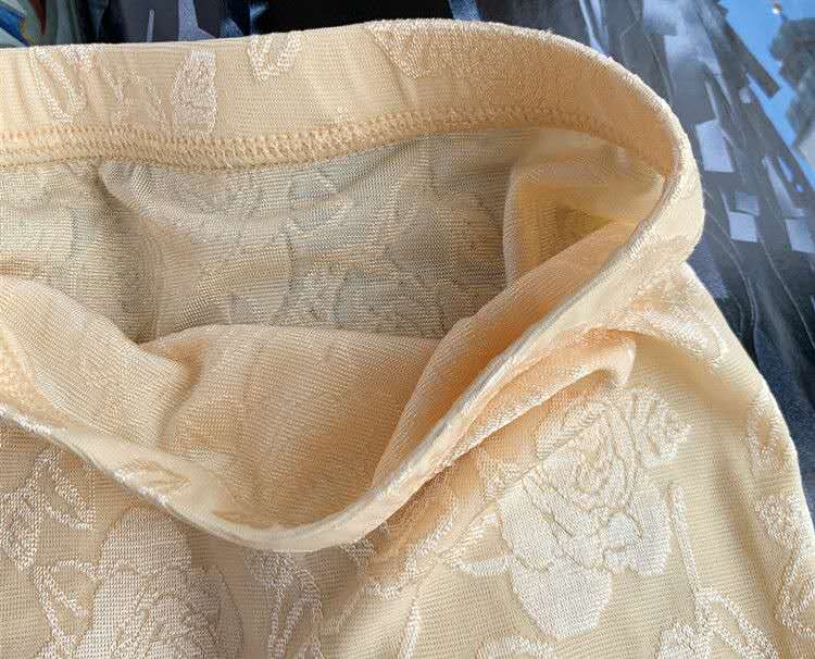 The Internet has gone viral with ice silk nylon jacquard lace edge summer anti-exposure, fat and plus-size mid-high-waisted safety pants detail image 6
