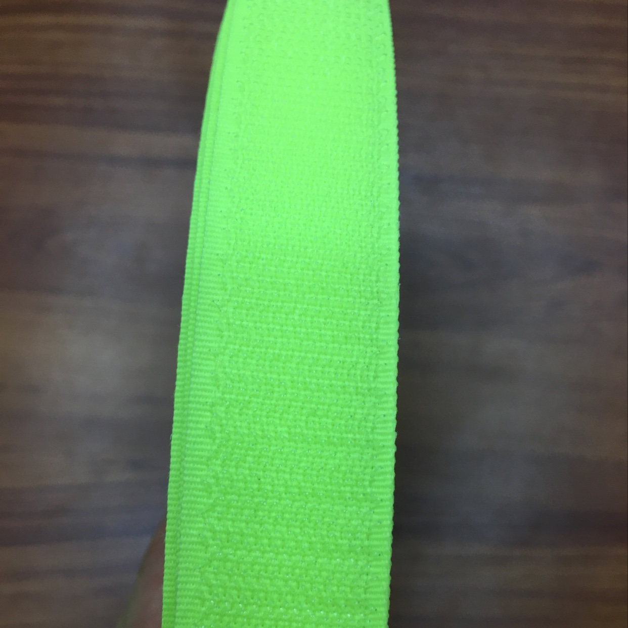 2.5cm荧光嫩黄粘扣带，魔术贴细节图