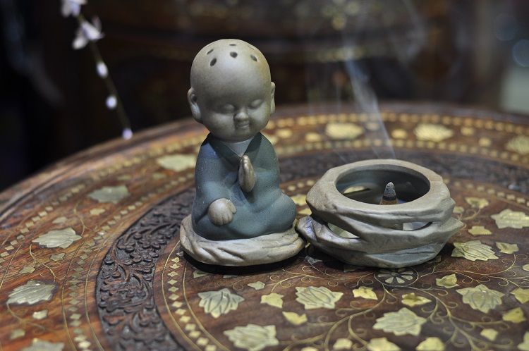 Little Monk ceramic incense burner