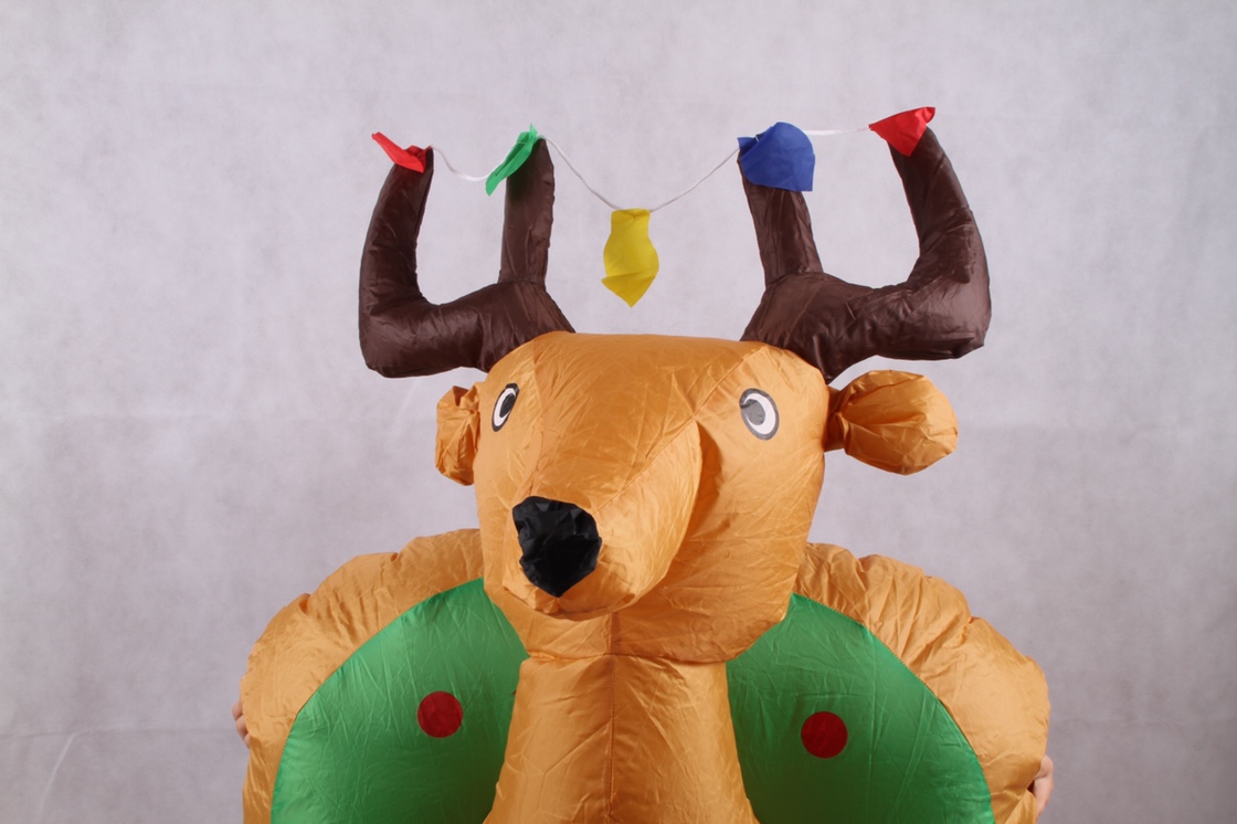 Factory direct sales of Christmas inflatable deer head pendants Application Scenario